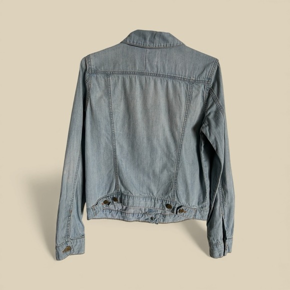 GAP Medium Light Wash Trucker Denim Jacket 100% Cotton 90s Minimalist - Picture 3 of 11